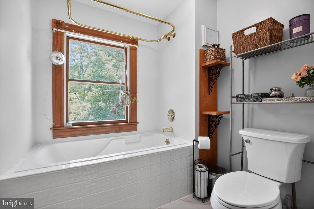 Image 48 of property listing at 2715 LOWER MARLBORO RD, Owings, MD 20736