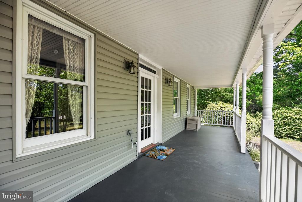 Image 6 of property listing at 2715 LOWER MARLBORO RD, Owings, MD 20736