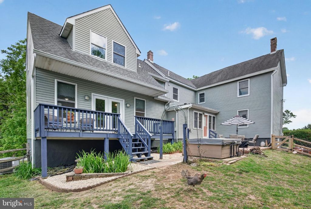 Image 8 of property listing at 2715 LOWER MARLBORO RD, Owings, MD 20736