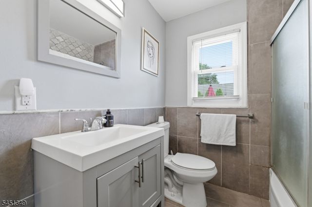 63 Johnson St, Clifton City, NJ 07014