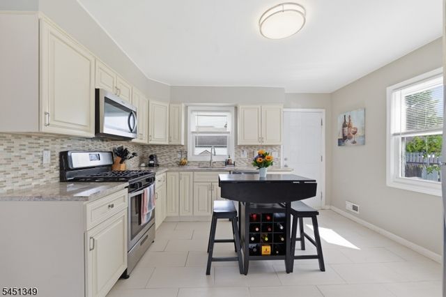 63 Johnson St, Clifton City, NJ 07014
