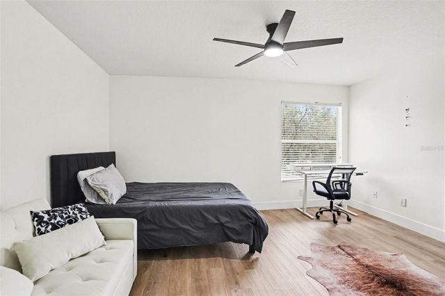 8105 RIVER MONT WAY, Tampa, FL 33637