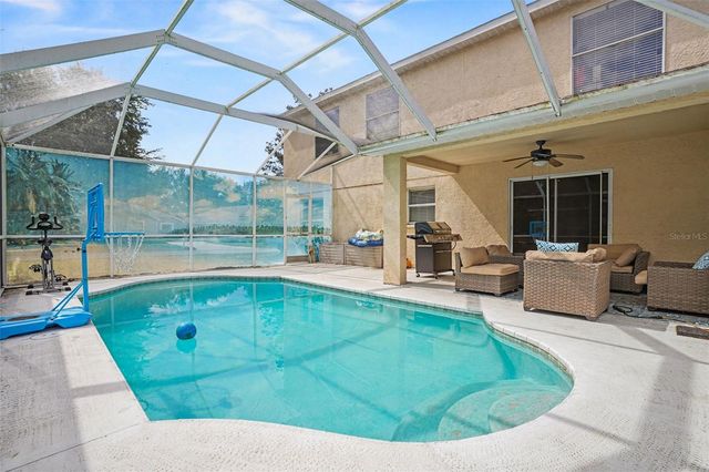 8105 RIVER MONT WAY, Tampa, FL 33637