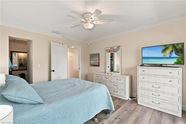 330 Kon Tiki DR D6, Naples, FL 34113