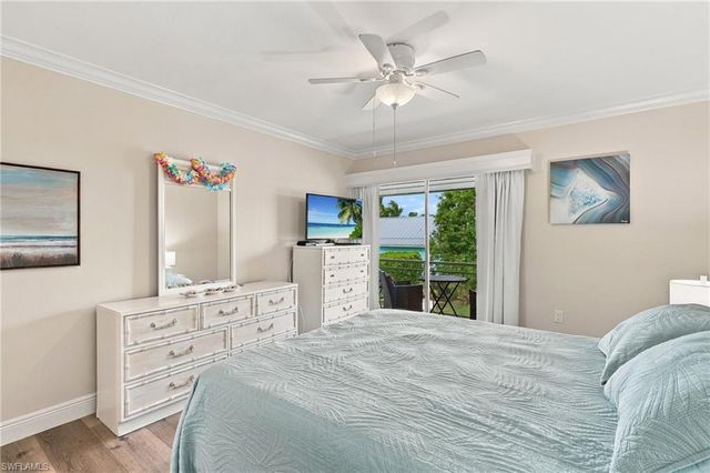 330 Kon Tiki DR D6, Naples, FL 34113
