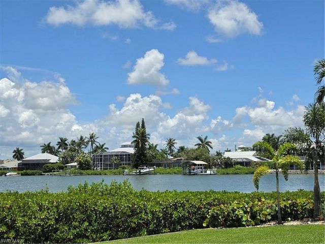 330 Kon Tiki DR D6, Naples, FL 34113