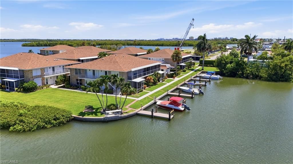 330 Kon Tiki DR D6, Naples, FL 34113
