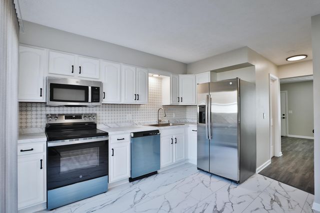 5762 Hallridge Circle, Columbus, OH 43232