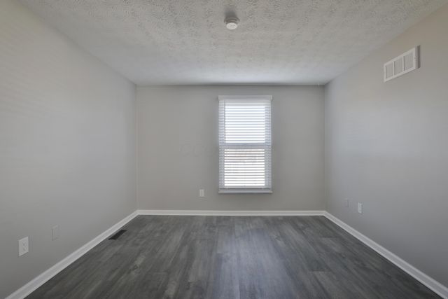 5762 Hallridge Circle, Columbus, OH 43232