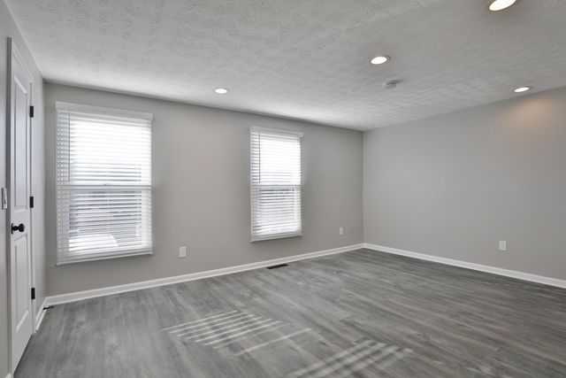 5762 Hallridge Circle, Columbus, OH 43232