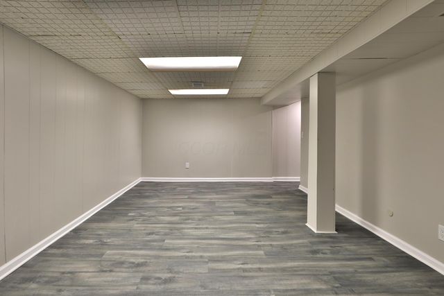 5762 Hallridge Circle, Columbus, OH 43232