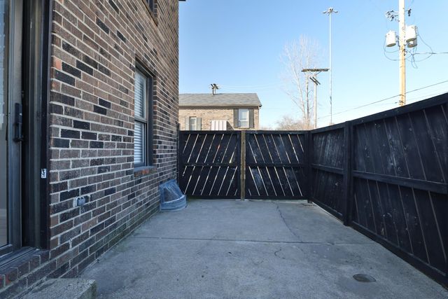 5762 Hallridge Circle, Columbus, OH 43232