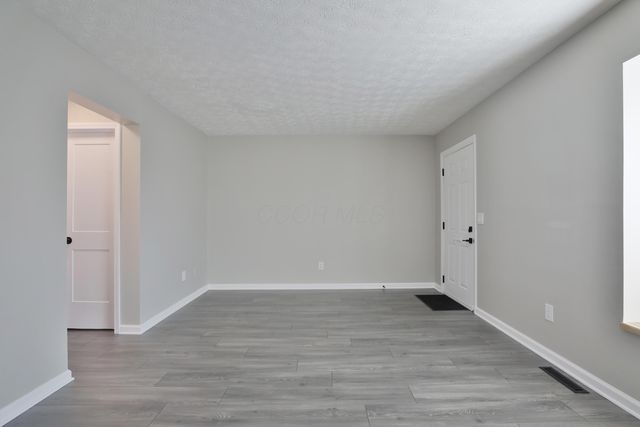 5762 Hallridge Circle, Columbus, OH 43232