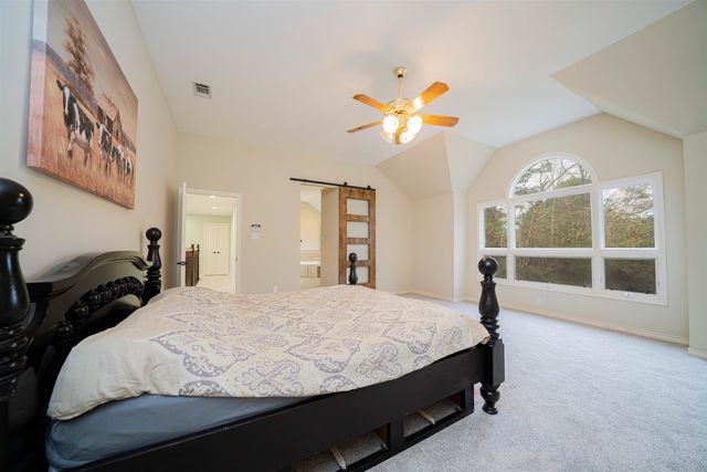 221 Hunters Circle, Longview, TX 75605