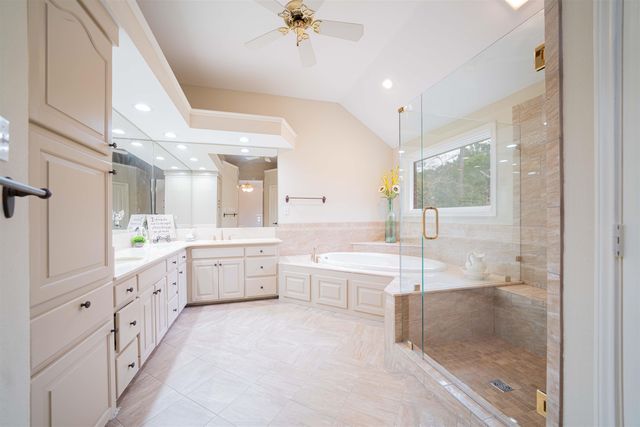 221 Hunters Circle, Longview, TX 75605