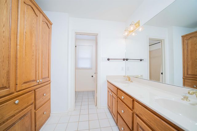 221 Hunters Circle, Longview, TX 75605