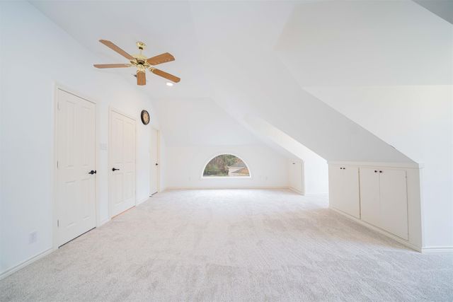 221 Hunters Circle, Longview, TX 75605