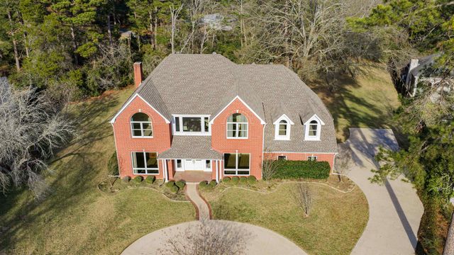 221 Hunters Circle, Longview, TX 75605