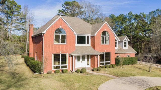 221 Hunters Circle, Longview, TX 75605