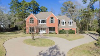 221 Hunters Circle, Longview, TX 75605