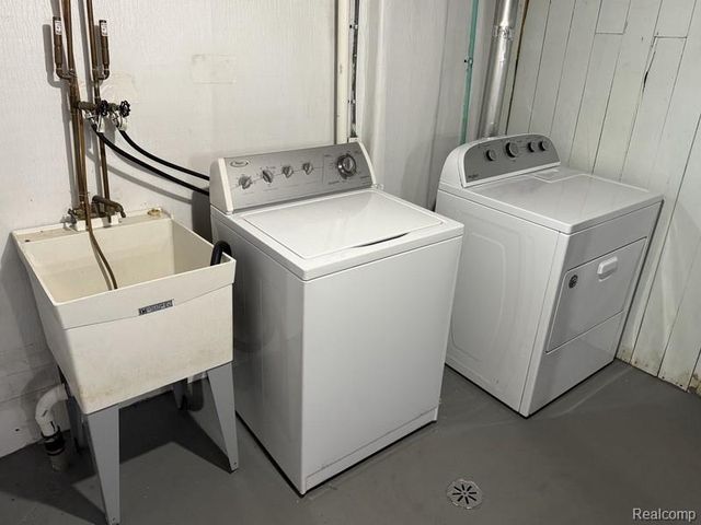 1465 E 14 Mile Road, Birmingham, MI 48009