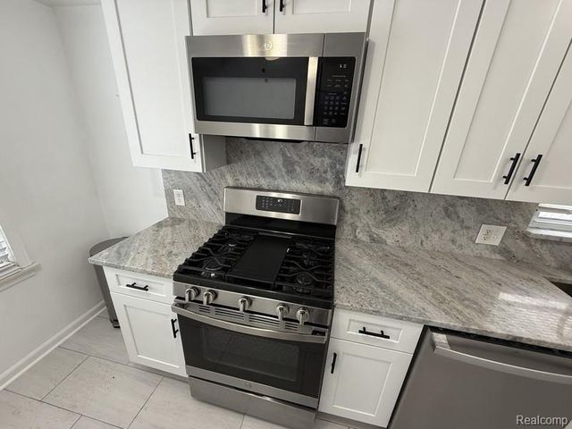 1465 E 14 Mile Road, Birmingham, MI 48009