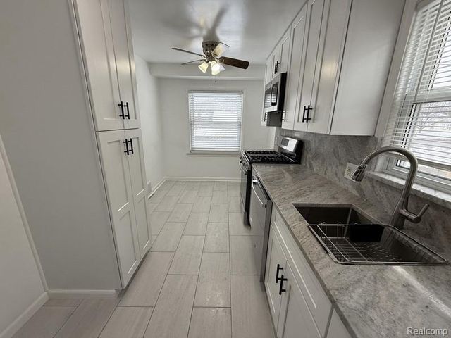 1465 E 14 Mile Road, Birmingham, MI 48009