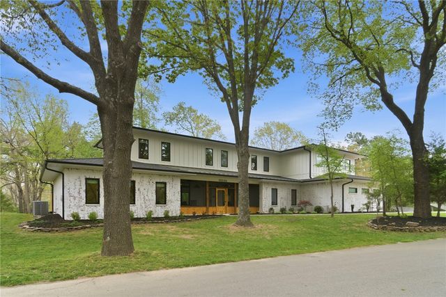 10036 Sun Ridge Circle, Rogers, AR 72756