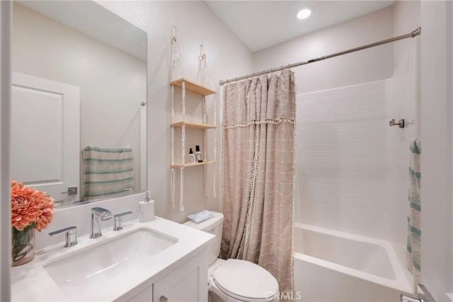 6 Pony Court, Rancho Mission Viejo, CA 92694