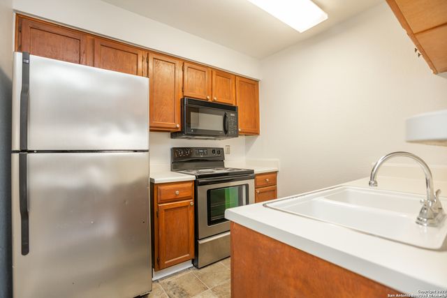 11610 Vance Jackson Rd Apt 1095, San Antonio, TX 78230