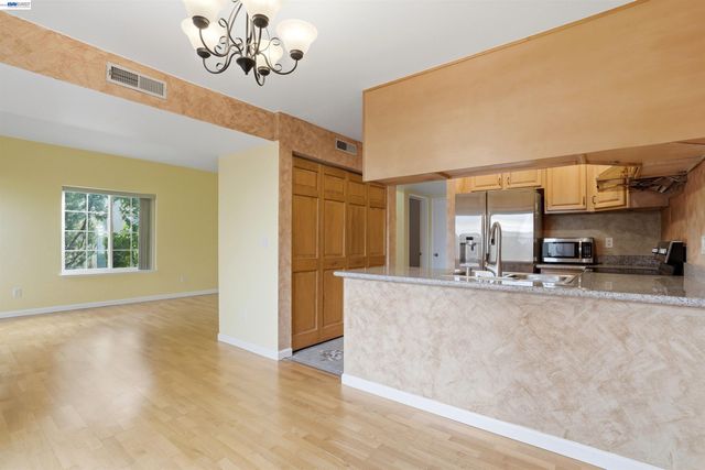 685 Palomino Dr D, Pleasanton, CA 94566