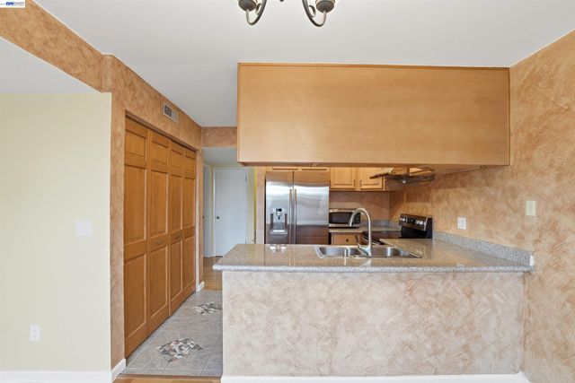 685 Palomino Dr D, Pleasanton, CA 94566