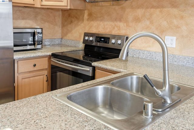 685 Palomino Dr D, Pleasanton, CA 94566