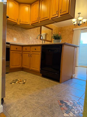 685 Palomino Dr D, Pleasanton, CA 94566