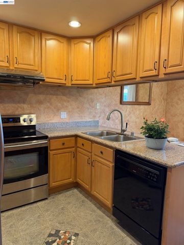 685 Palomino Dr D, Pleasanton, CA 94566