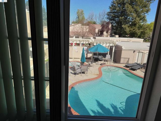 685 Palomino Dr D, Pleasanton, CA 94566