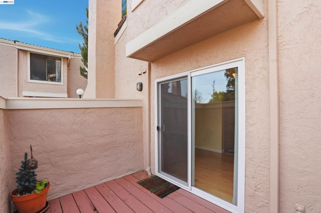 685 Palomino Dr D, Pleasanton, CA 94566