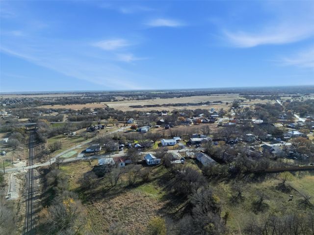 606 S Spears Street, Alvarado, TX 76009