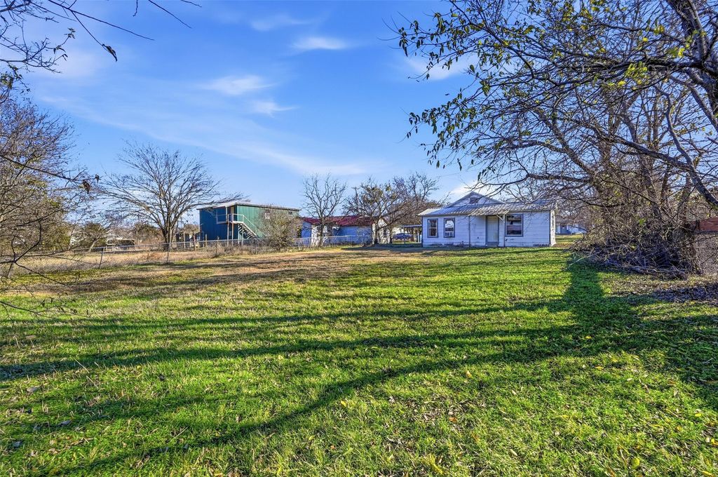 606 S Spears Street, Alvarado, TX 76009