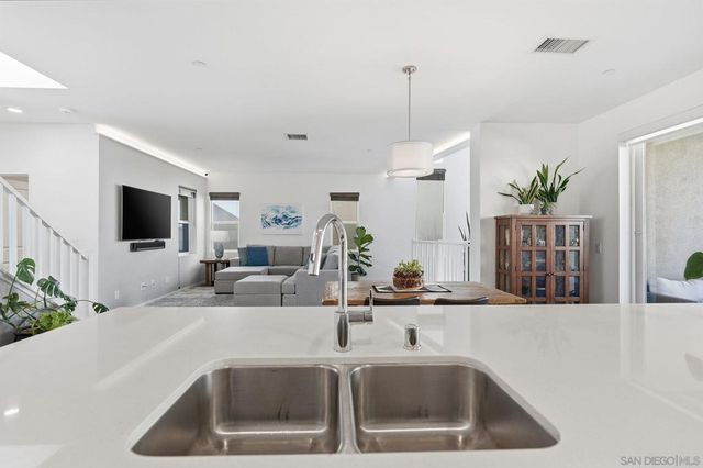 8337 Summit way, San Diego, CA 92108