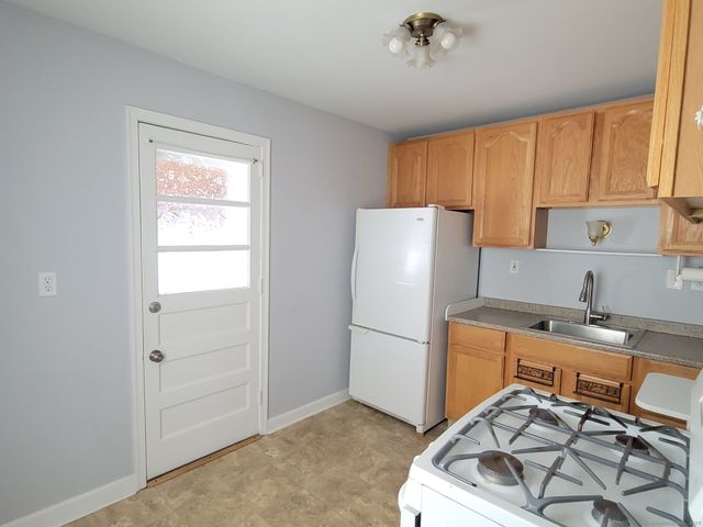 164 Cambridge Drive, East Hartford, CT 06118