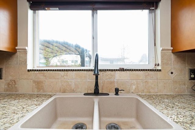 1114 NW 11th St, Meridian, ID 83642