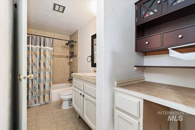 1114 NW 11th St, Meridian, ID 83642