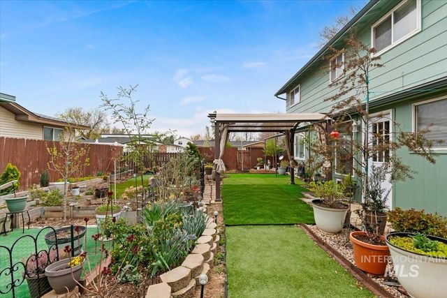 1114 NW 11th St, Meridian, ID 83642