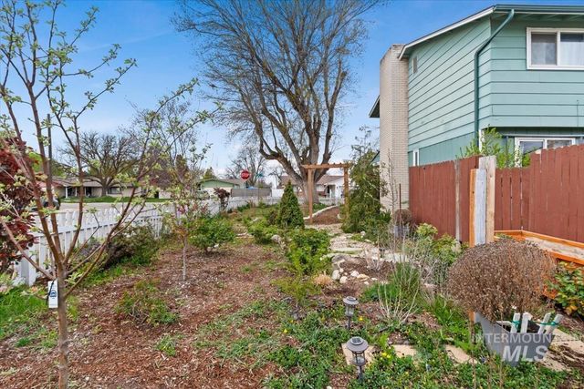 1114 NW 11th St, Meridian, ID 83642