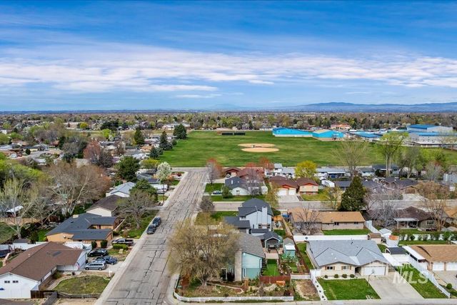 1114 NW 11th St, Meridian, ID 83642