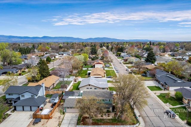 1114 NW 11th St, Meridian, ID 83642