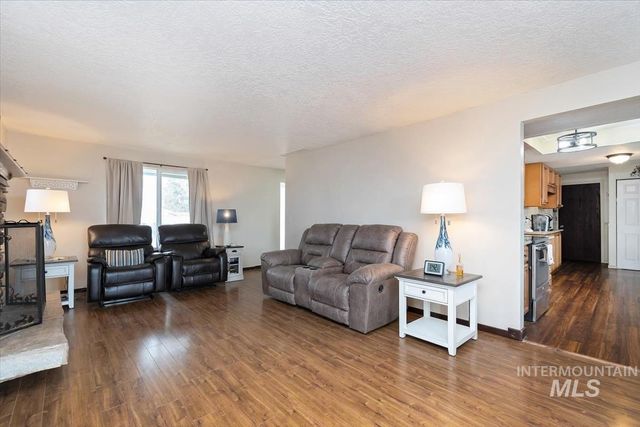 1114 NW 11th St, Meridian, ID 83642