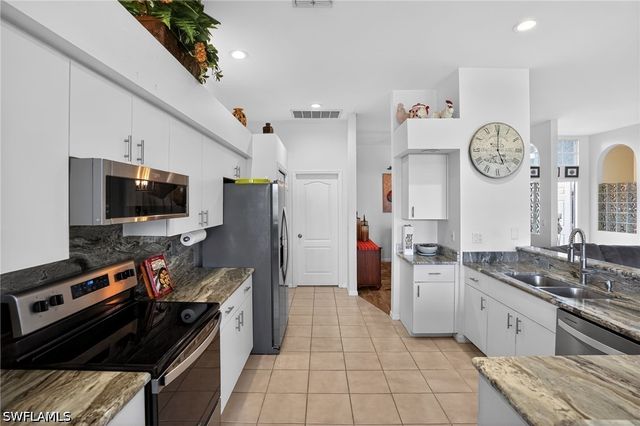 9131 Old Hickory CIR, Fort Myers, FL 33912