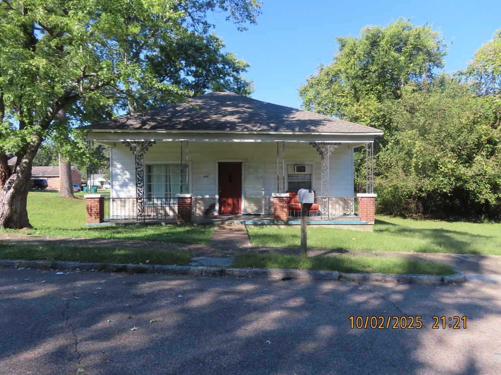 559 N Cumberland St, Jackson, TN 38301